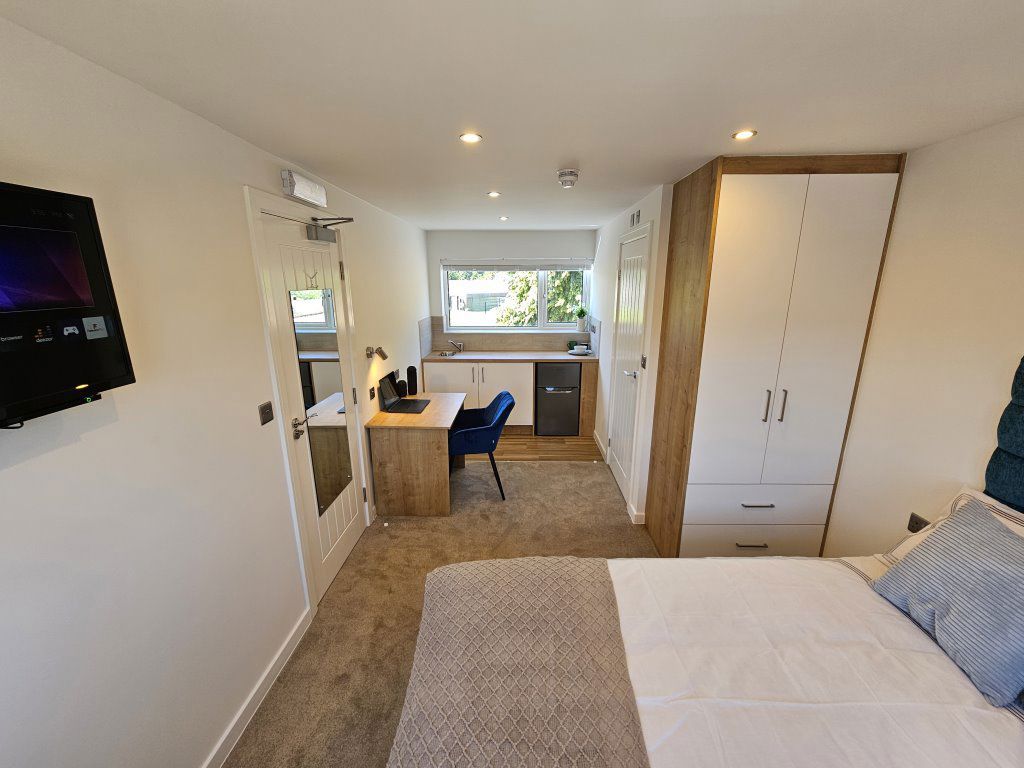 Property photo 3 of 24