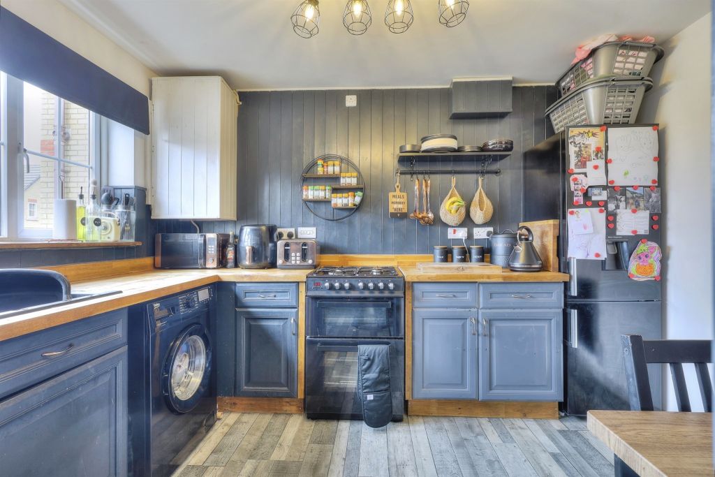 Property photo 3 of 17