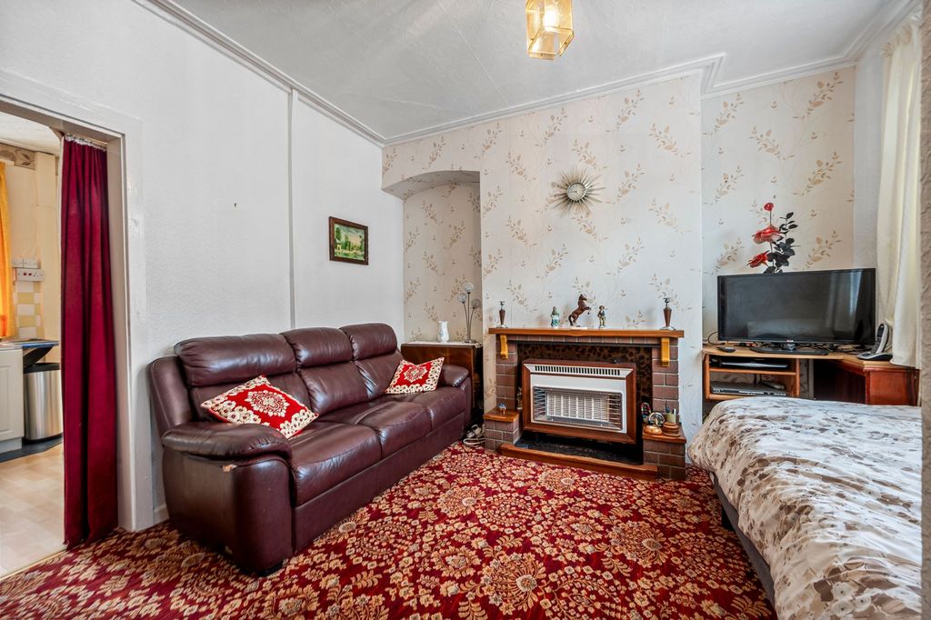 Property photo 2 of 21