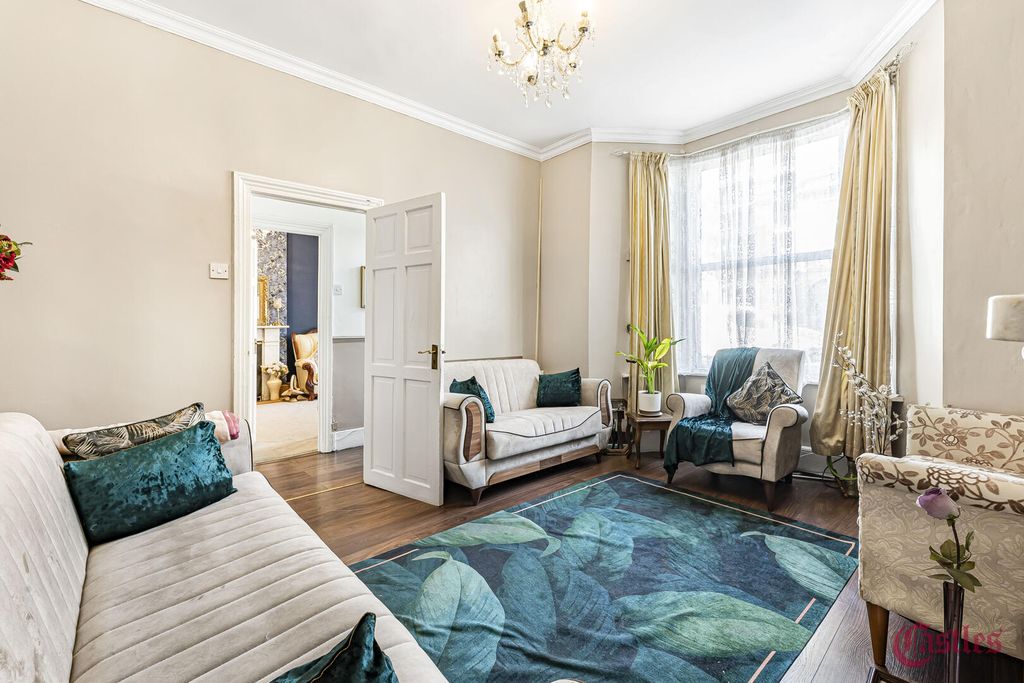 Property photo 1 of 23 Living Room