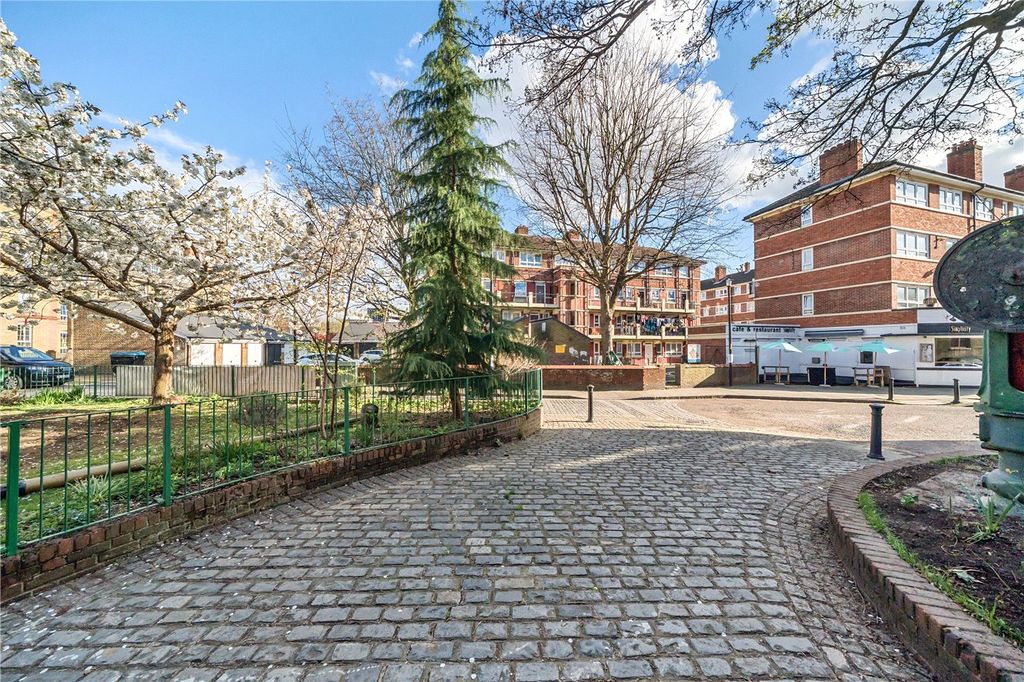 Property photo 1 of 11 Picture No. 24