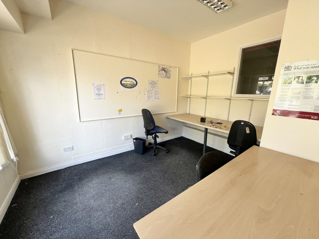 Property photo 2 of 11 Gallery