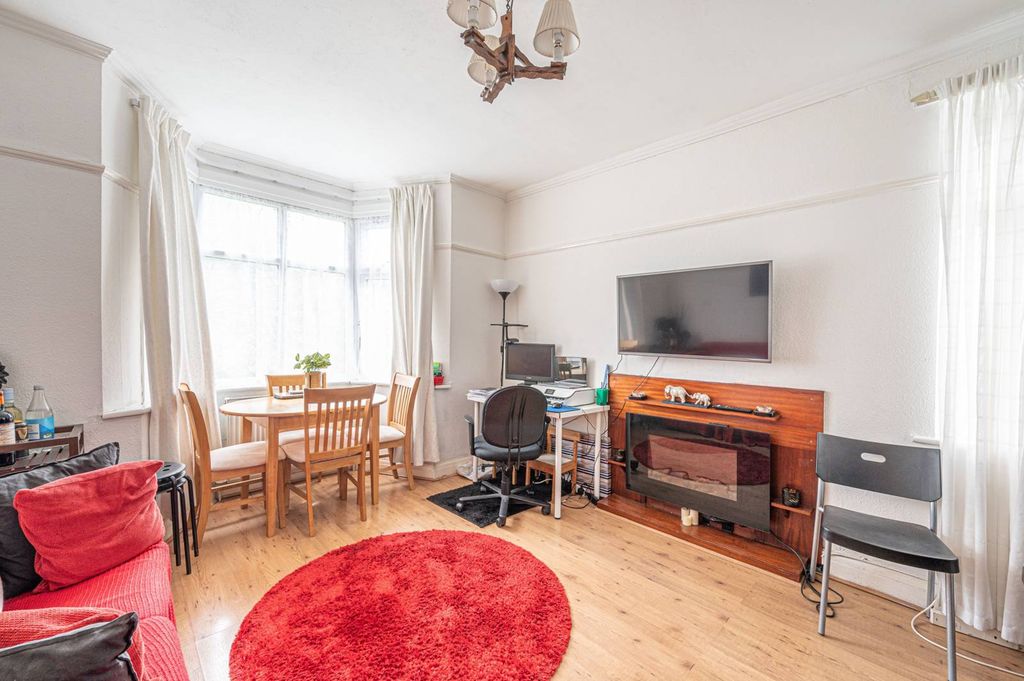 Property photo 2 of 6