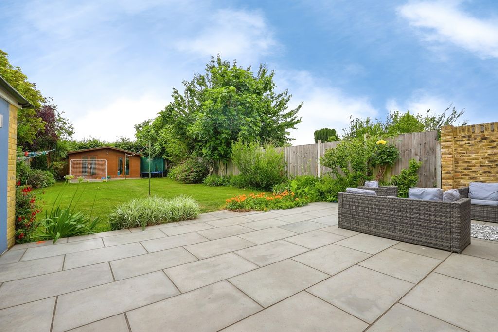 Property photo 2 of 35 Pbox-Img.Jpg