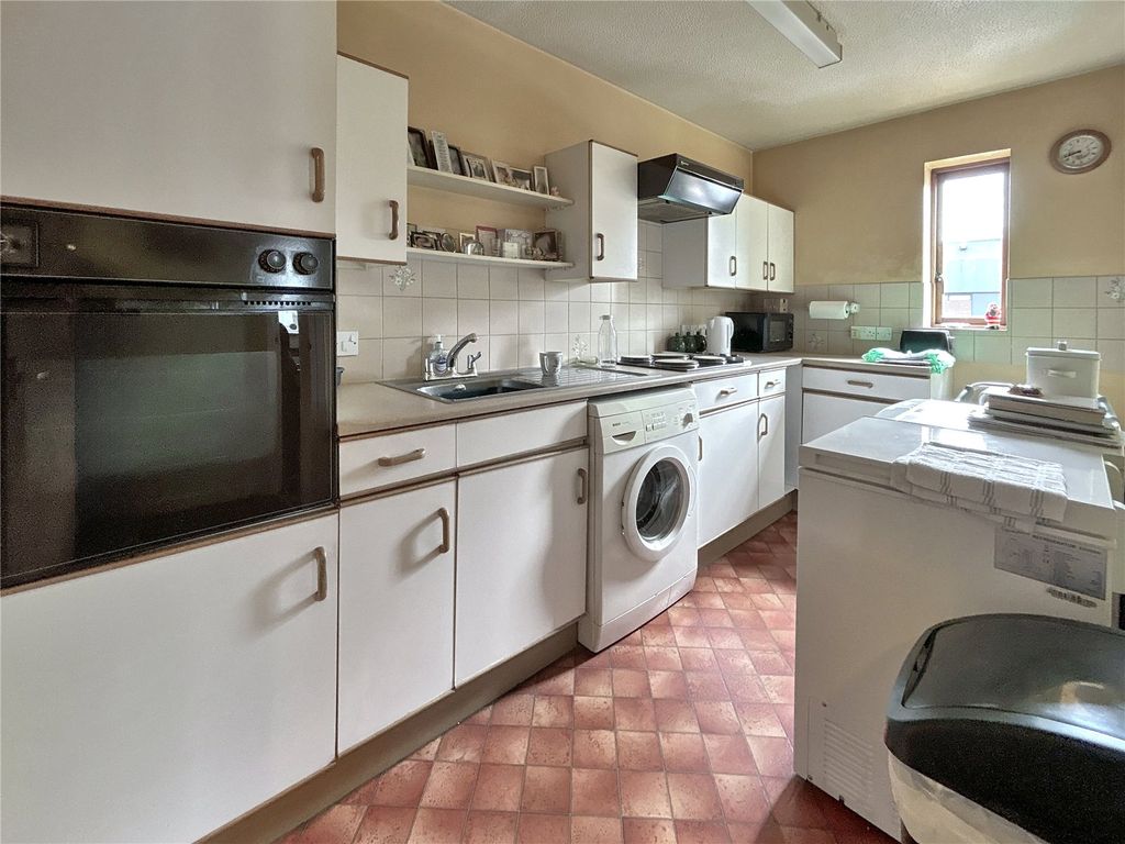 Property photo 3 of 24 Picture No. 01