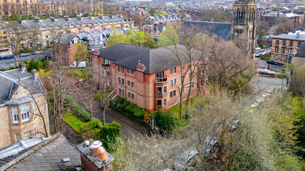 Property photo 2 of 25