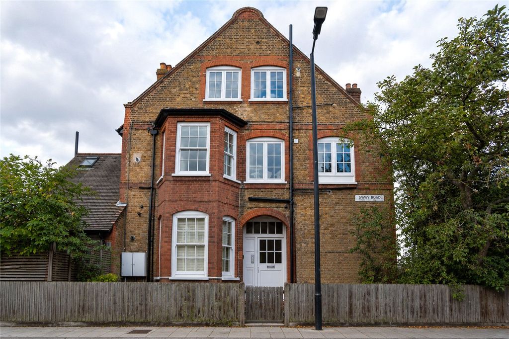 Property photo 1 of 6 External