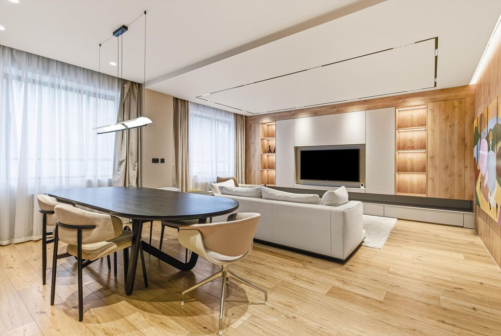 Property photo 1 of 13 Image