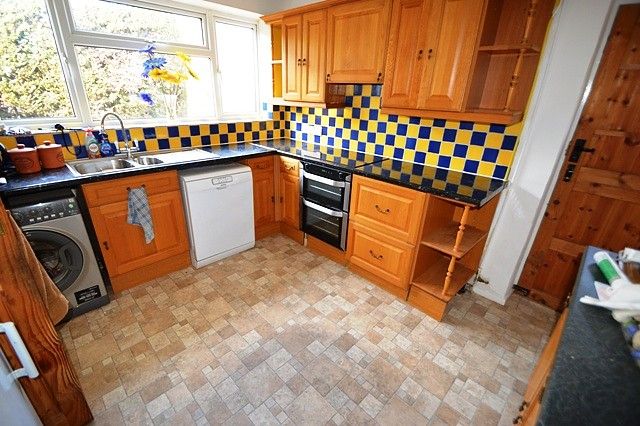 Property photo 3 of 12 Kitchen