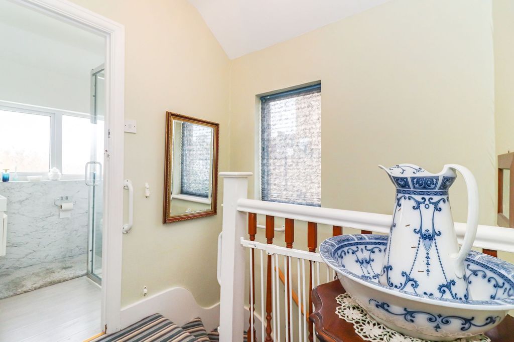Additional image 15 of 3 bed semi-detached house for saleThe Crescent, Abbots Langley WD5