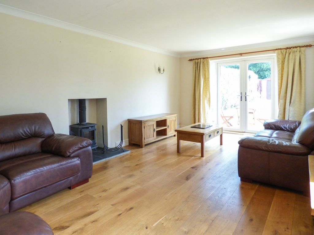 Property photo 3 of 16 Sitting Room