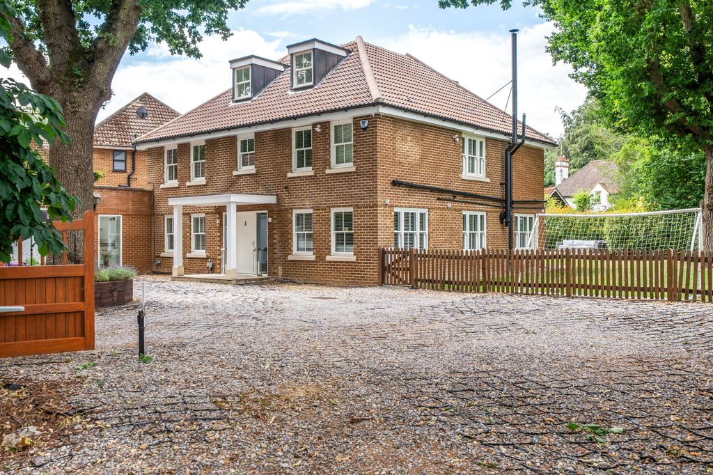 Property photo 1 of 21