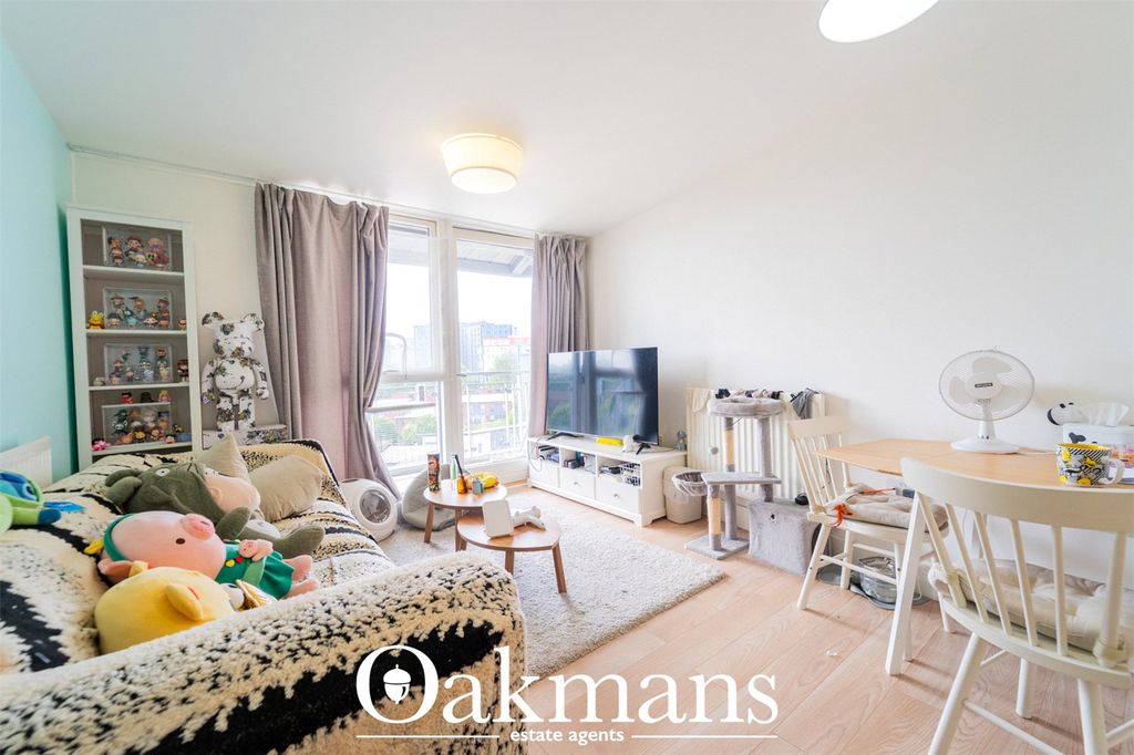 Property photo 3 of 17 Picture No. 05