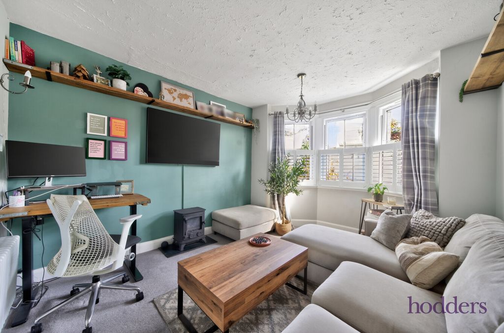 Property photo 3 of 26 c5Fa72ee-29A4-441...