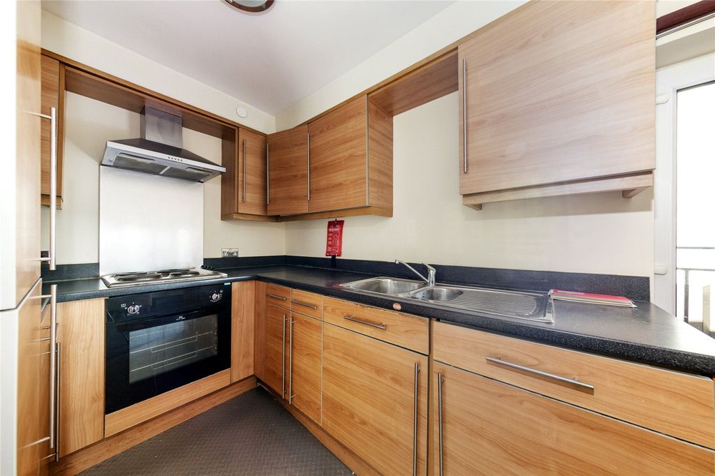 Property photo 3 of 11 Picture 3