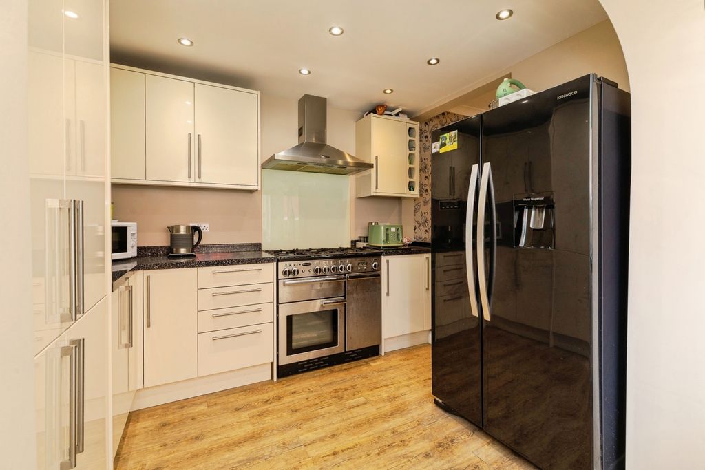 Property photo 2 of 19 Pbox-Img.Jpg