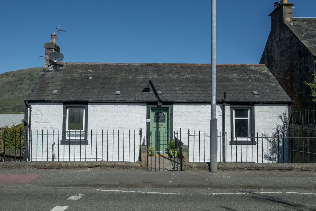 Property photo 2 of 12