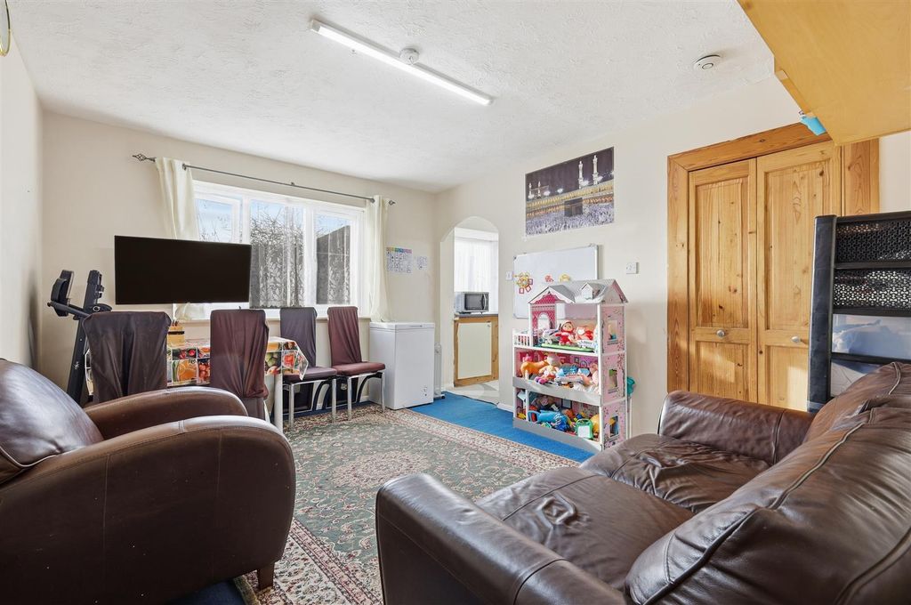 Property photo 2 of 11 Img_5960.Jpg