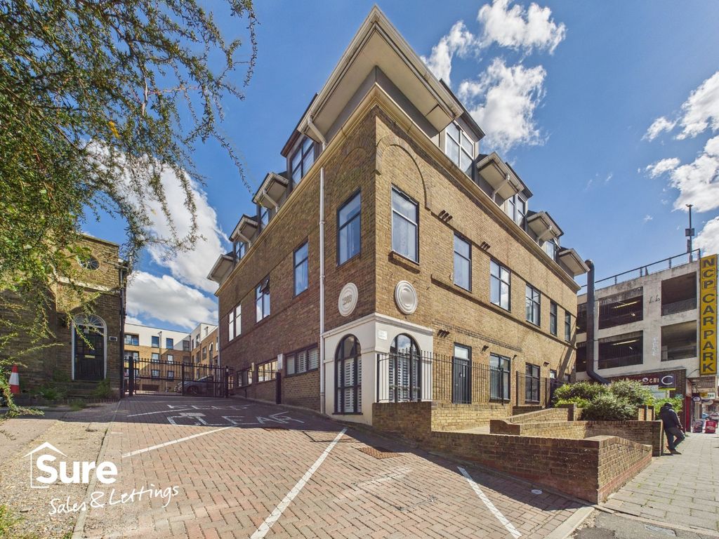 Property photo 2 of 15 4522752