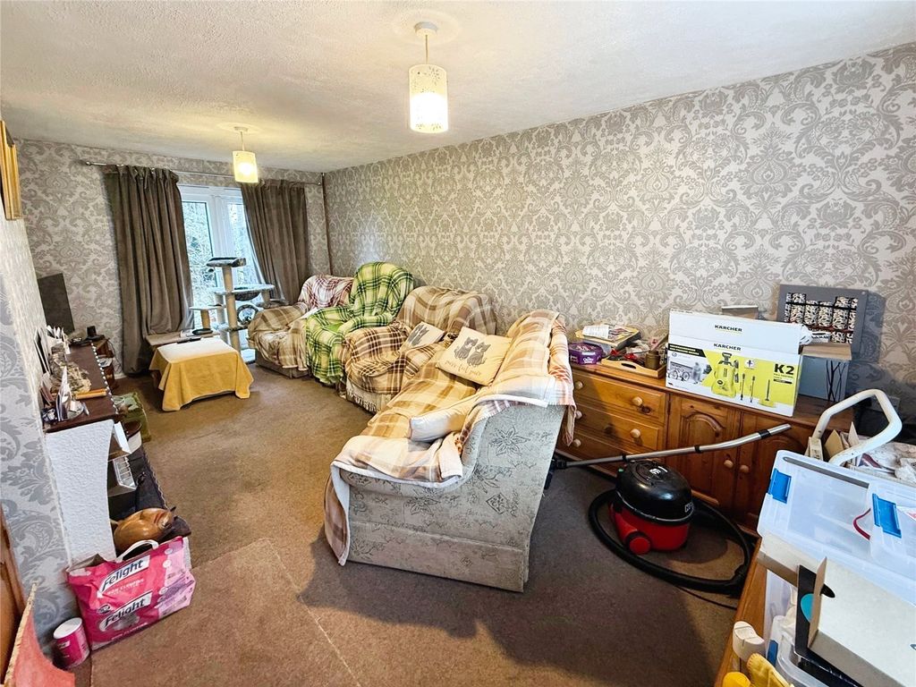 Property photo 2 of 14 Lounge