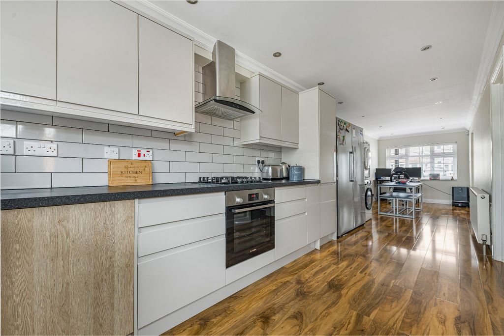 Property photo 3 of 21 Picture No. 04