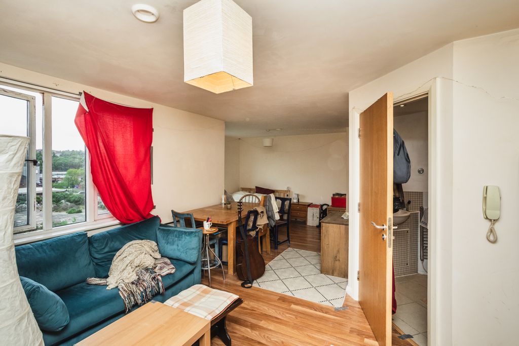 Property photo 3 of 19