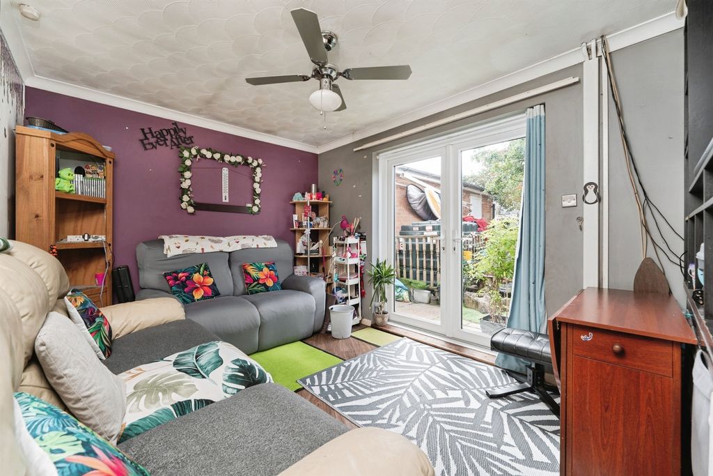 Property photo 3 of 16