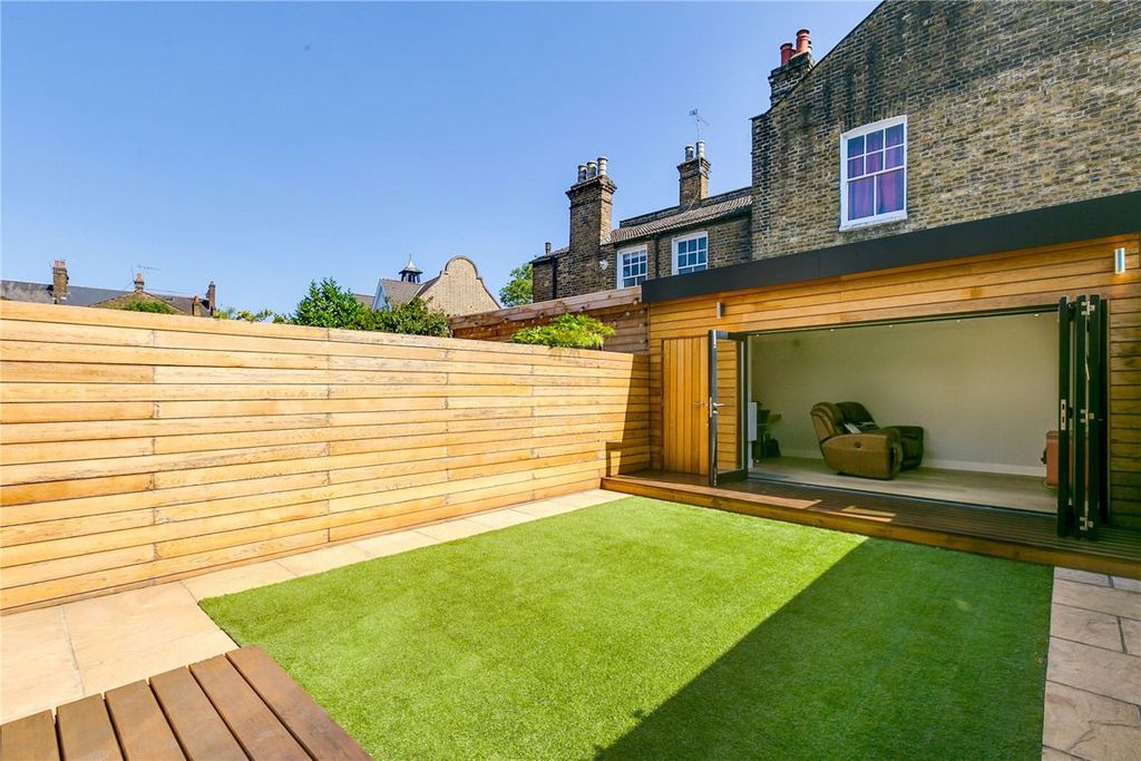 Property photo 3 of 10