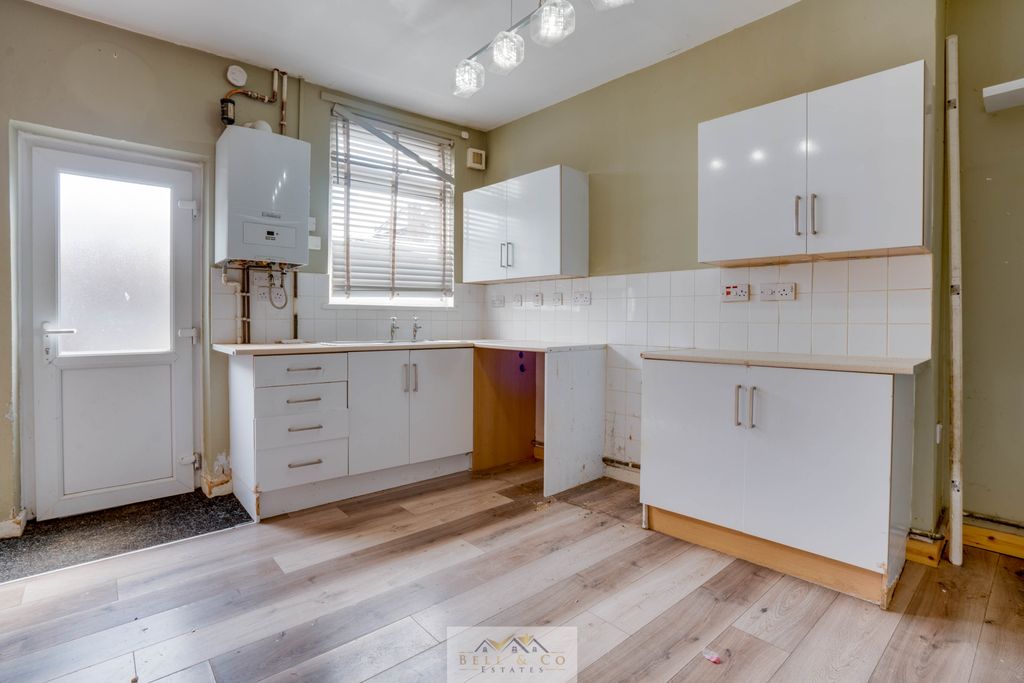 Property photo 2 of 16