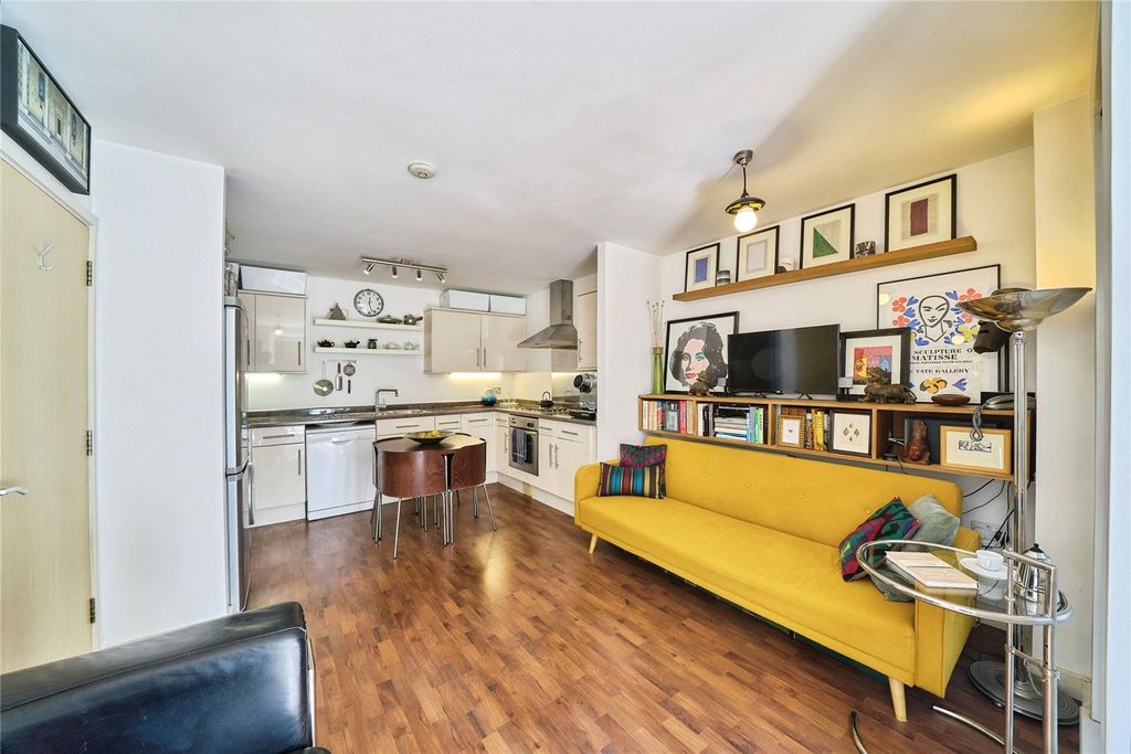 Property photo 3 of 20 Picture No. 22