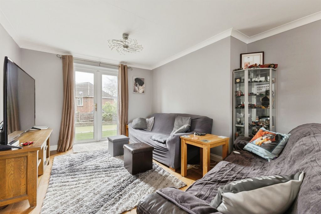 Property photo 2 of 19