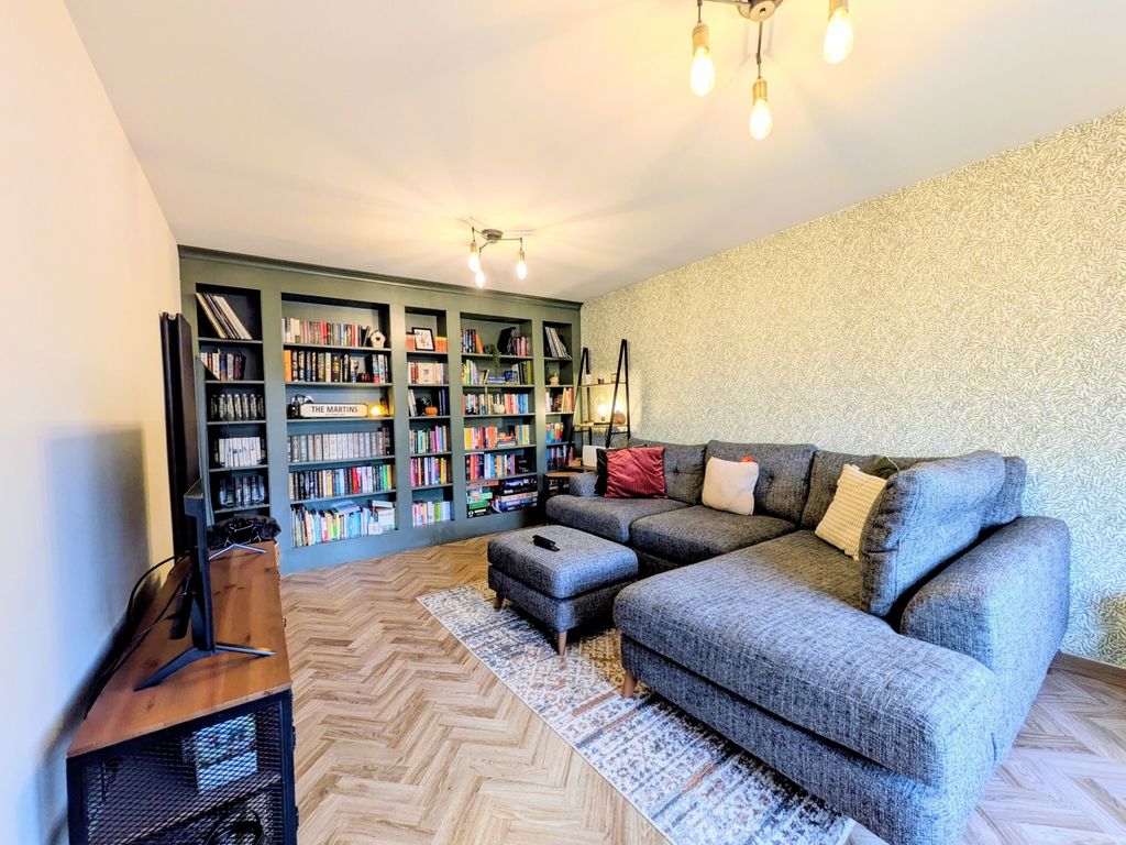 Property photo 2 of 18 1000002029