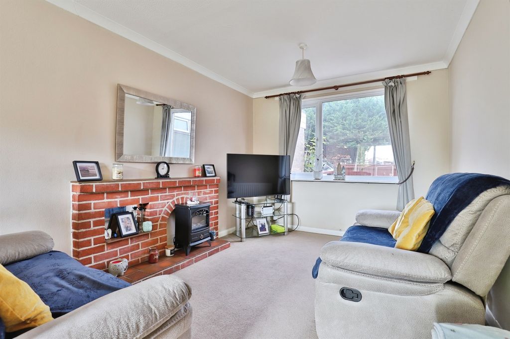 Property photo 3 of 17