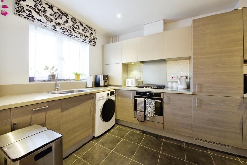 Property photo 1 of 17 3 Bed Semi-Detached House To Rent Noah Close, Enfield En3