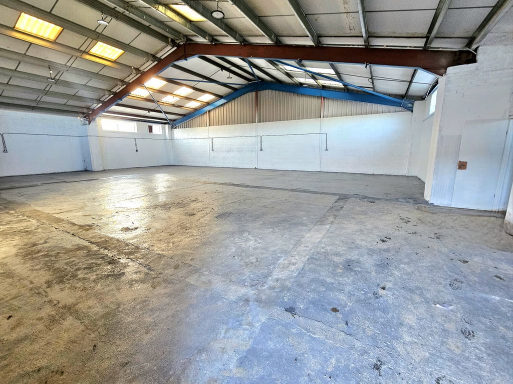Property photo 1 of 3
