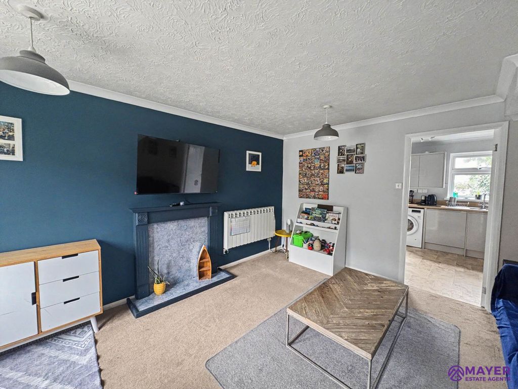 Property photo 3 of 13