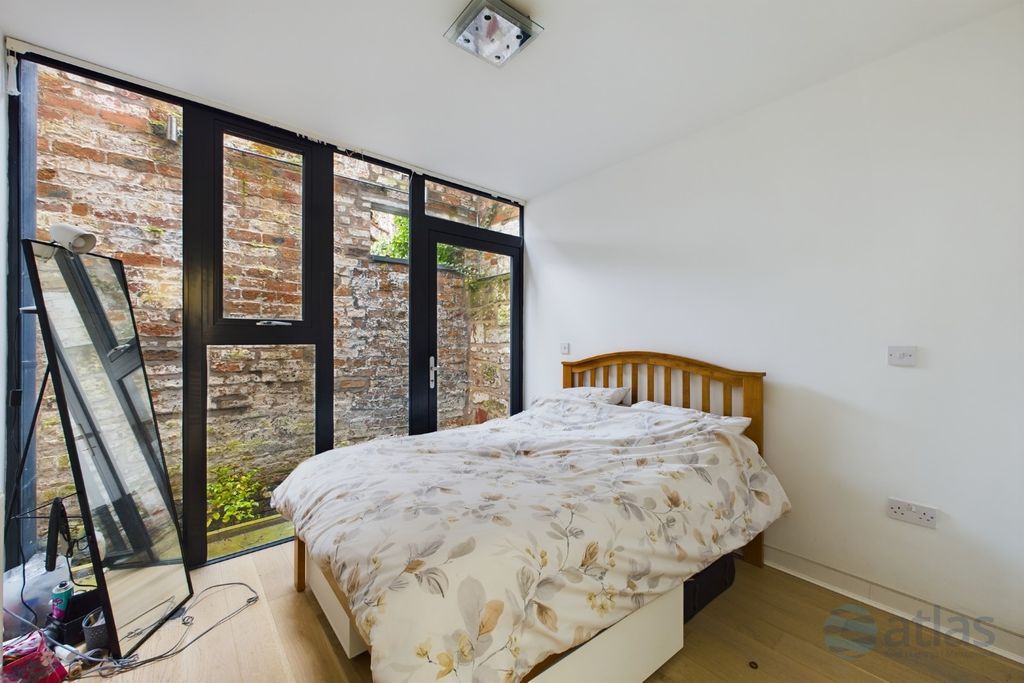Property photo 3 of 10 Ground Floor Master Bedroom