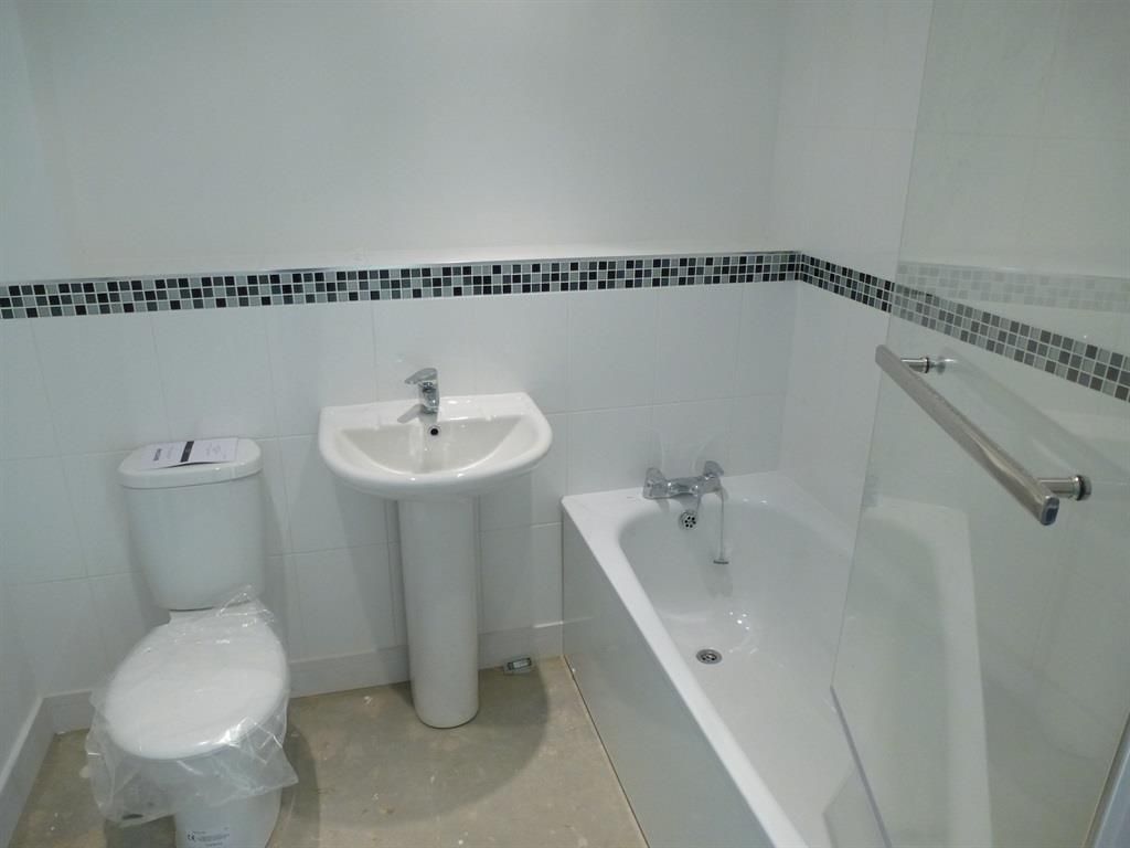 Property photo 3 of 4 Bathroom
