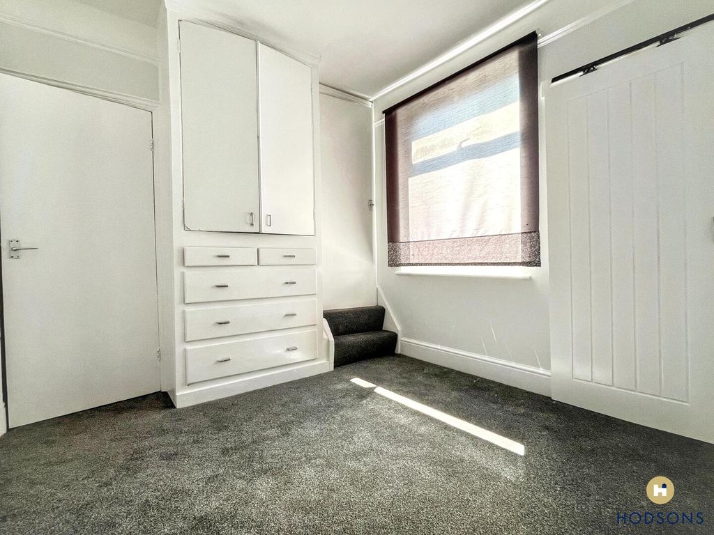 Property photo 3 of 9 Dining Room