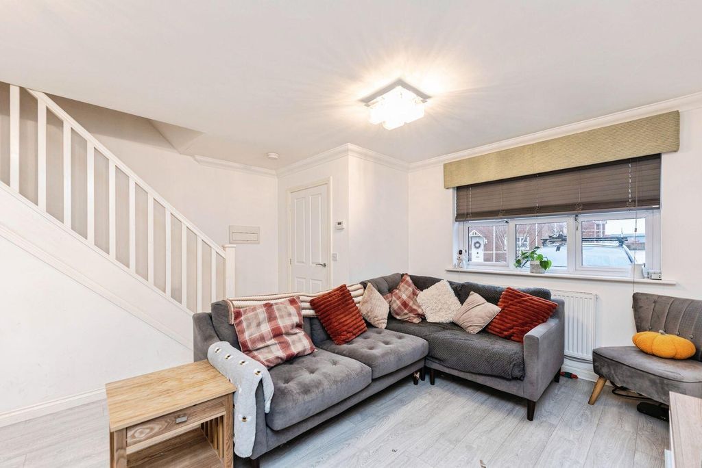 Property photo 3 of 19 Living Room