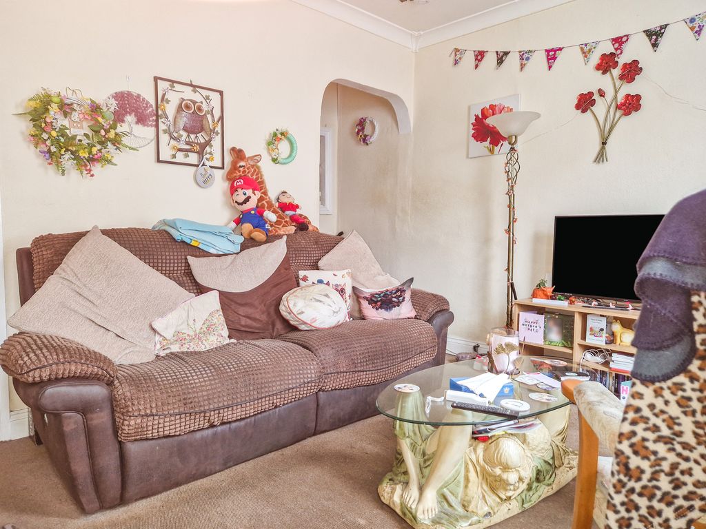 Property photo 3 of 11