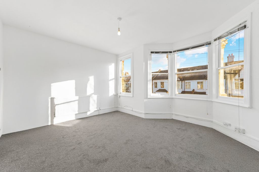 Property photo 3 of 8 Picture No. 09