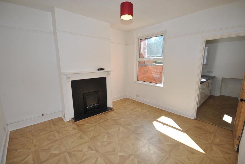 Property photo 3 of 15 Dining Room