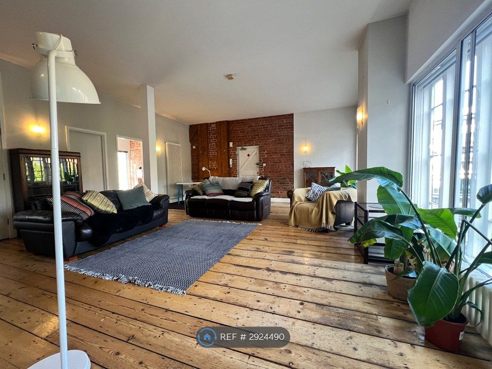 Property photo 3 of 32
