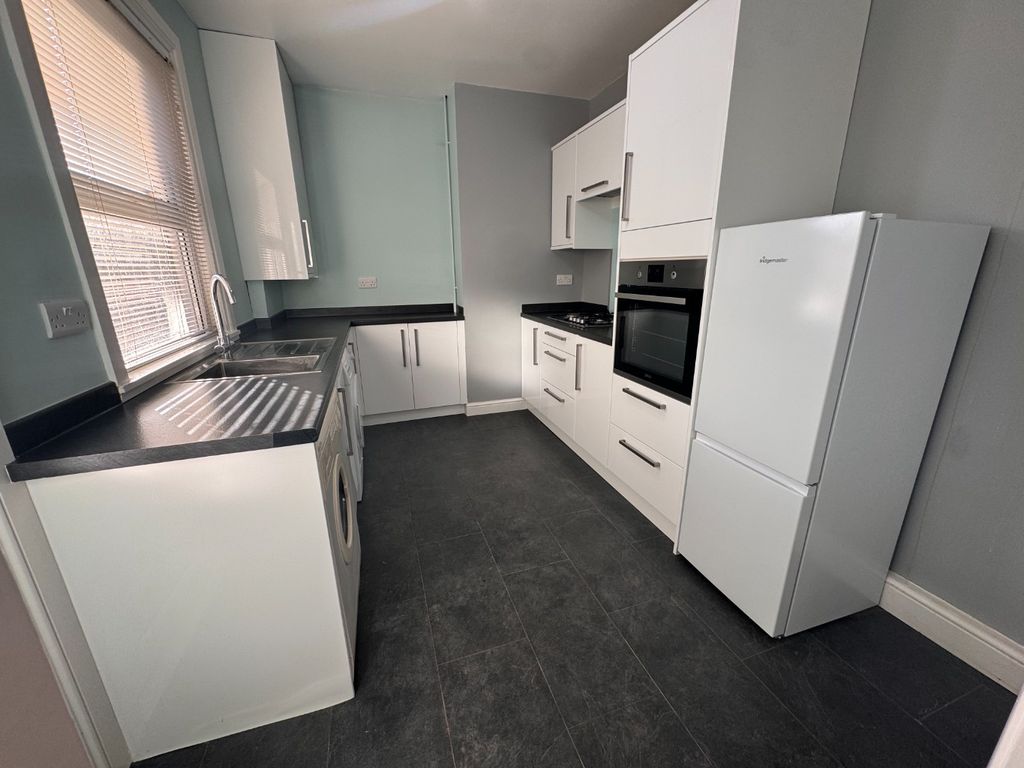 Property photo 3 of 17 4735153