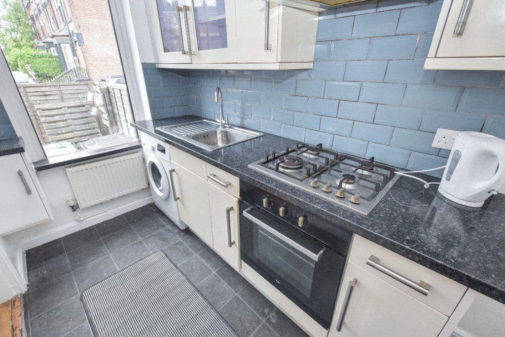 Property photo 3 of 13 Kitchen