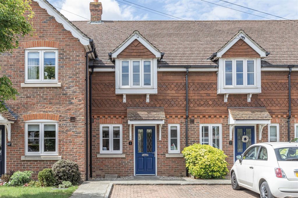 Property photo 1 of 13 2 Kings Terrace, Kt14 7Ap - 15.Jpg