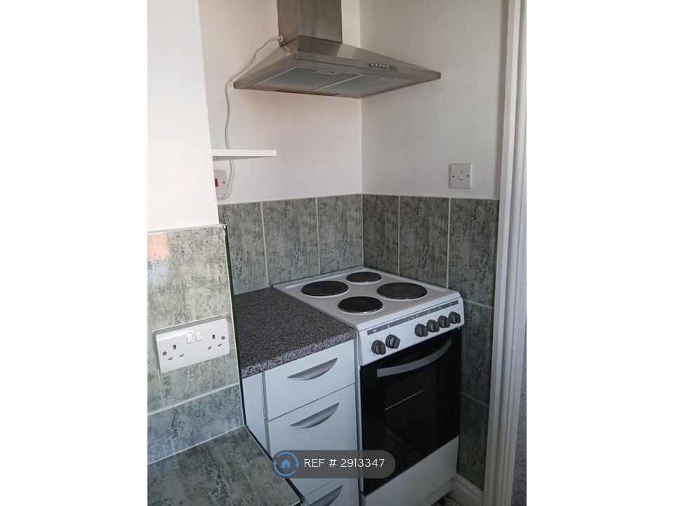 Property photo 2 of 7 Kitchen
