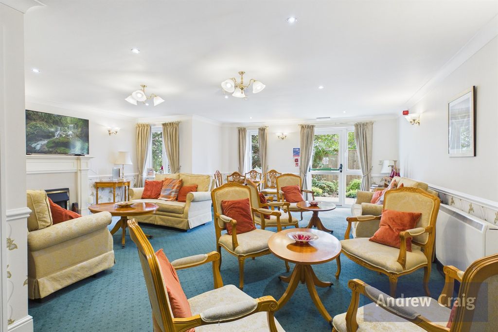 Property photo 2 of 7 Communal Lounge
