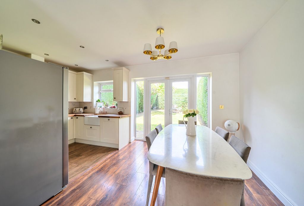 Property photo 3 of 16 1451512-22-69F0A8...